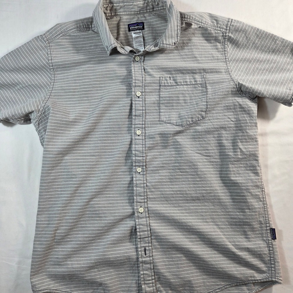 Patagonia Mens Large Grey White Striped Organic Cotton Short Sleeve Button Shirt